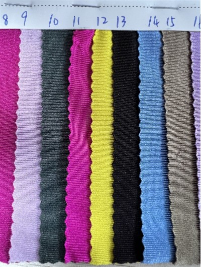 DG-BT recycled polyester glossy Lycra Composition: 82% recycled polyester 18% spandex Weight: 180g/㎡ front view